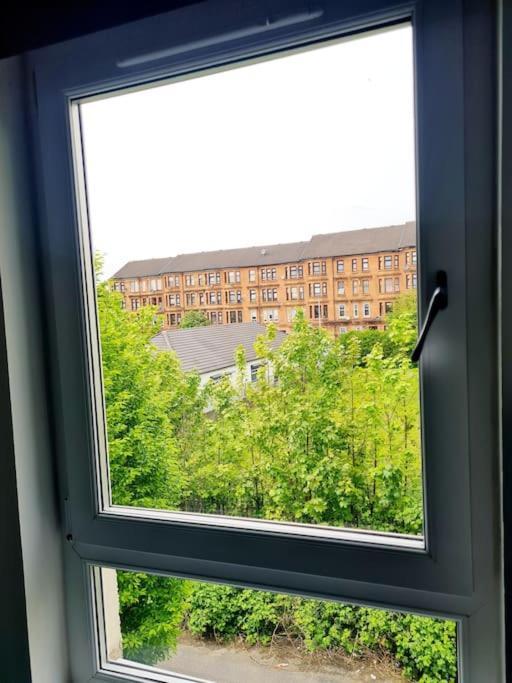 Spacious 5Bed House, Free Parking, No Party ! Glasgow Bagian luar foto