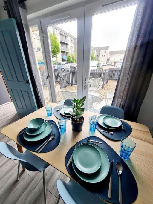 Spacious 5Bed House, Free Parking, No Party ! Glasgow Bagian luar foto