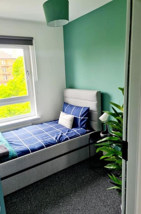 Spacious 5Bed House, Free Parking, No Party ! Glasgow Bagian luar foto