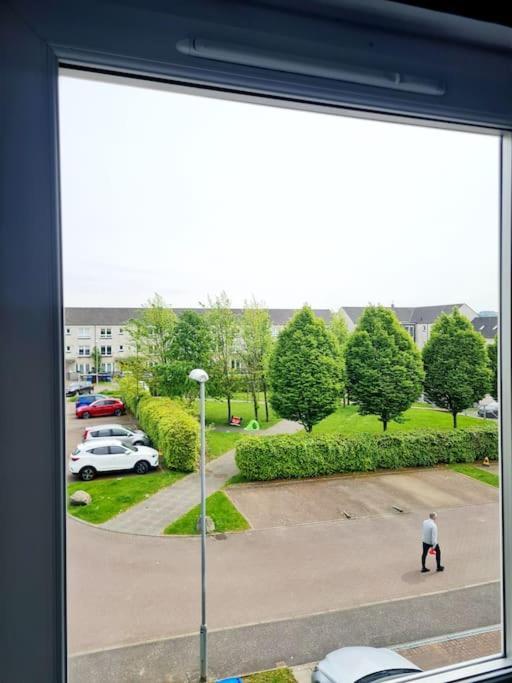 Spacious 5Bed House, Free Parking, No Party ! Glasgow Bagian luar foto
